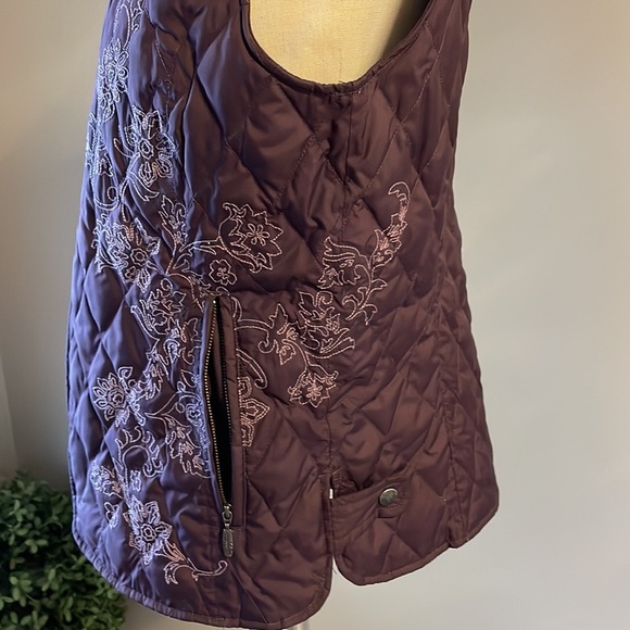 Eddie Bauer woman’s premium Goose Down purple vest quilted Embroidered zip up M - Picture 8 of 12